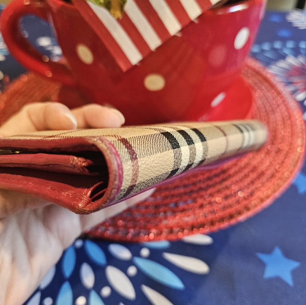 Burberry Haymarket Wallet With Rasberry Leather Trim - Picture 7 of 14